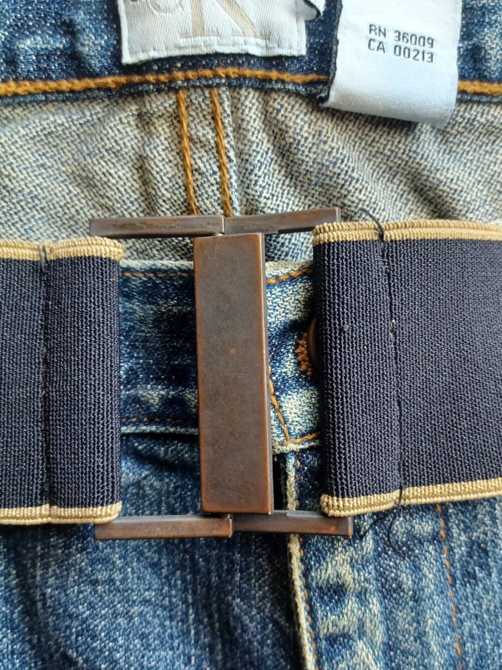 Calvin Klein rare Flare Jeans Bootcut with back leg zippers Sz 6 or 30x32 w/belt - Picture 8 of 8